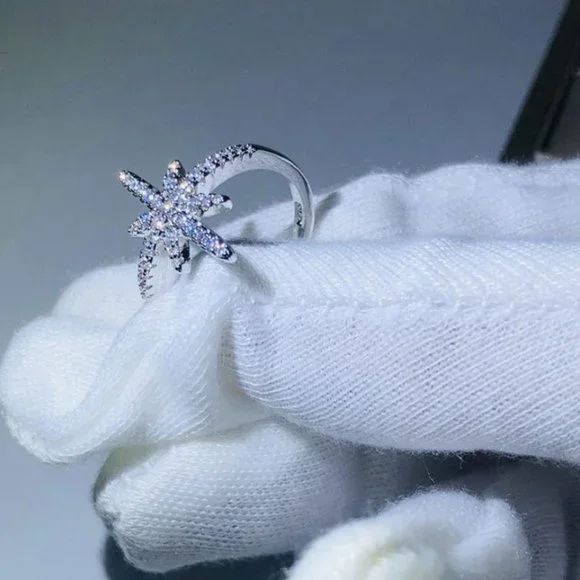 *NEW 18K White Gold Diamond Shooting Star Ring - Picture 2 of 7